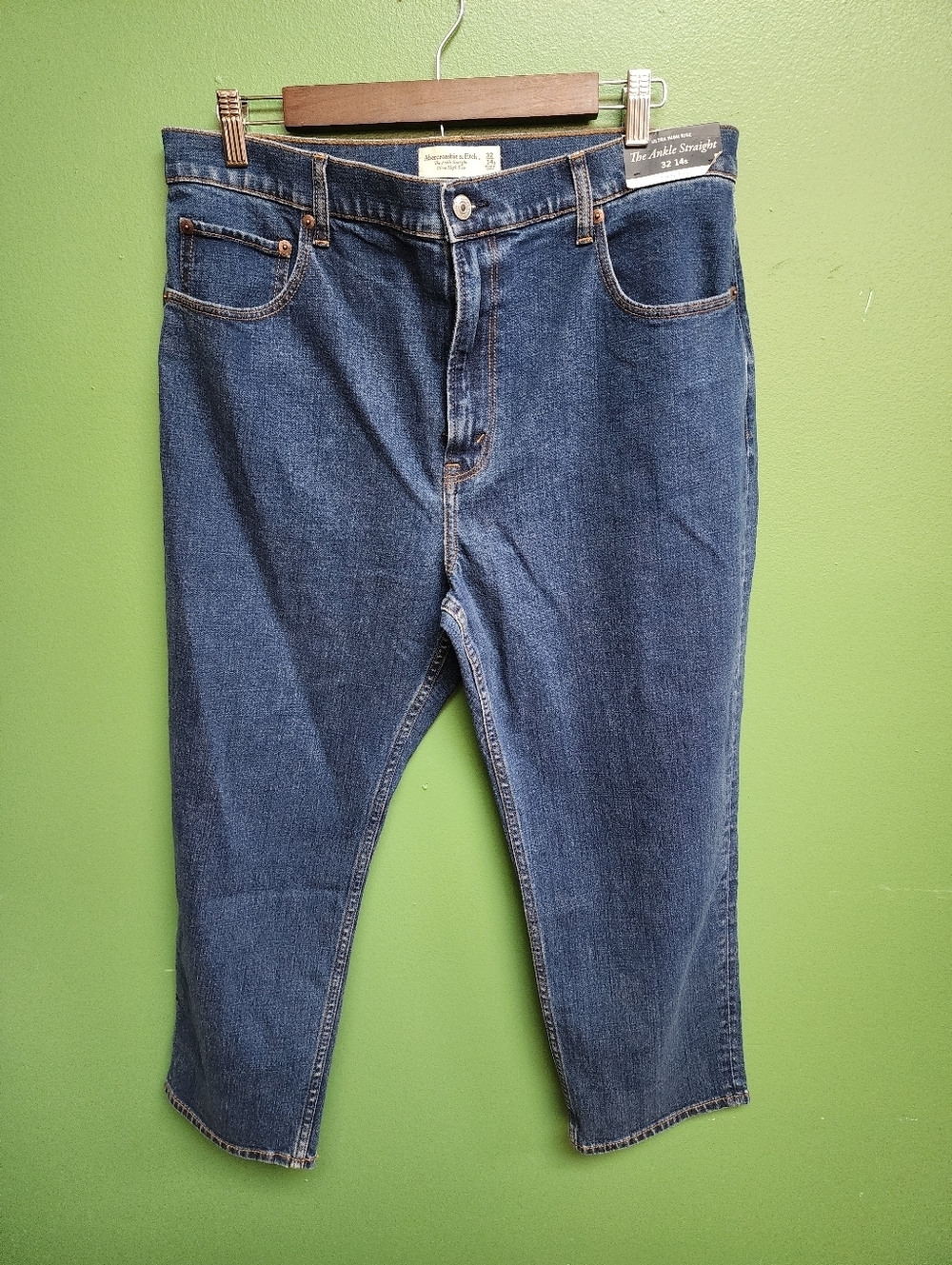 Abercrombie & Fitch Ultra High Rise Ankle Straight Jeans Curve Love Size 32/14 S